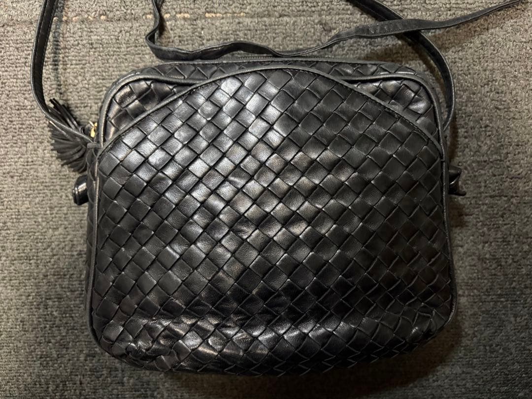 ボッテガヴェネタ イントレチャート　ショルダーバッグ