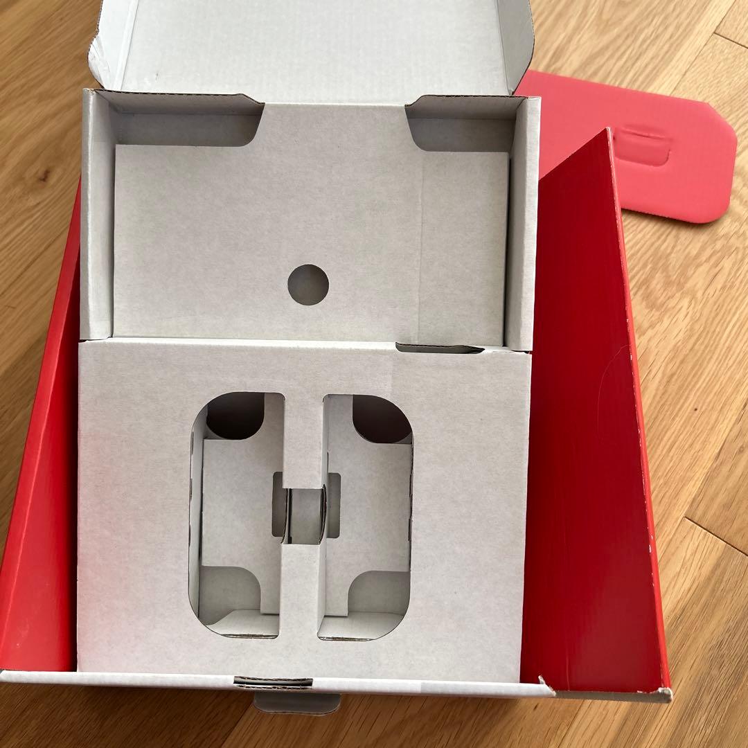 2024年12月購入　switch 本体　ネオンブルー×ネオンレッド