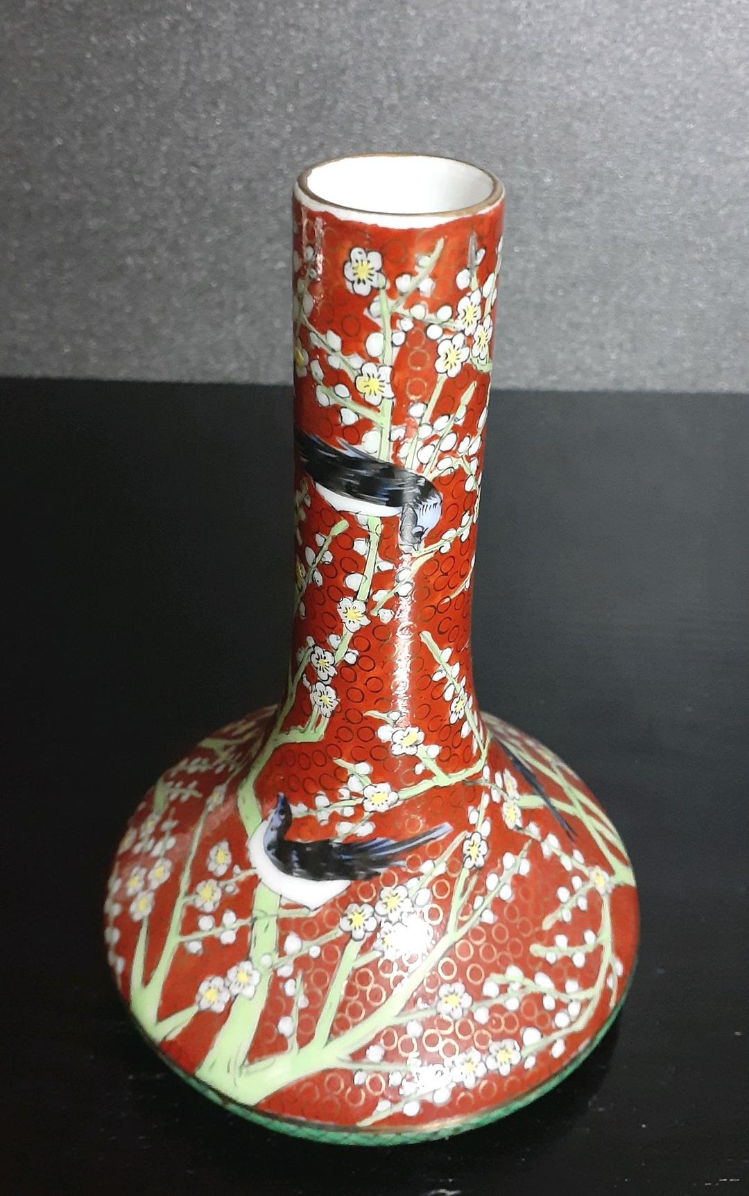 中国アンティーク　廣彩社製　ハンドペイント　金彩　色絵　花鳥図　花瓶