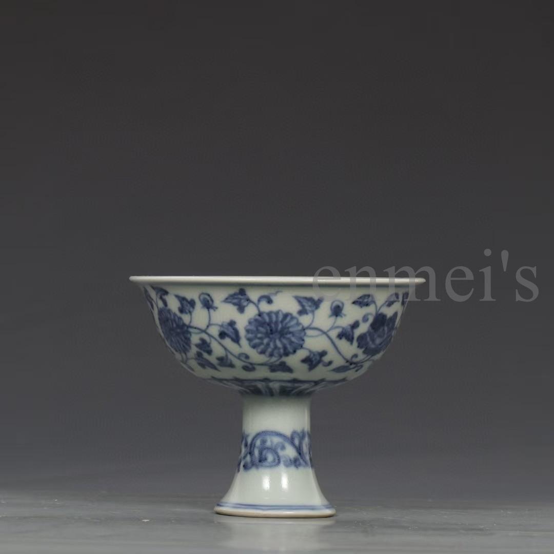 中国古美術・明宣徳款・青花缠枝花卉紋高足杯・酒具・陶磁・観賞用・箱付・禮品・案頭