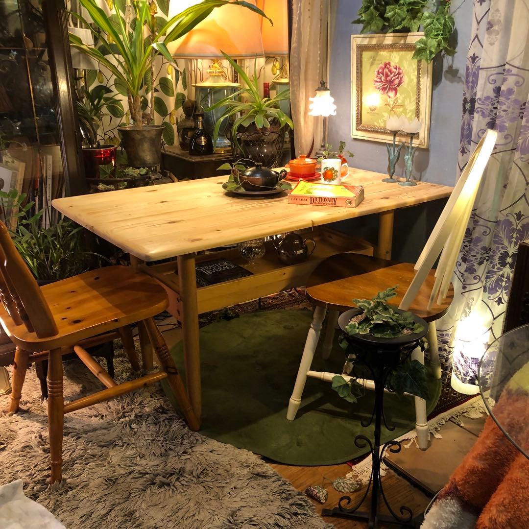 オイルフィニッシュ　リビングでもダイニングでも使えるテーブル