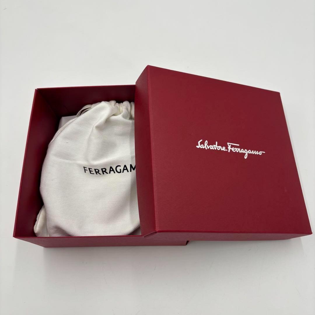 極美品フェラガモ ヴァラリボン サテン ラインストーン カチューシャ ブラック