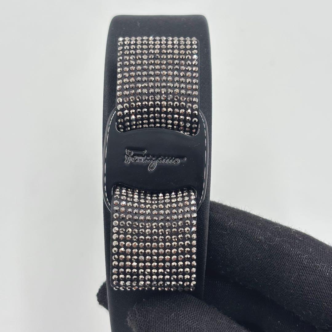 極美品フェラガモ ヴァラリボン サテン ラインストーン カチューシャ ブラック