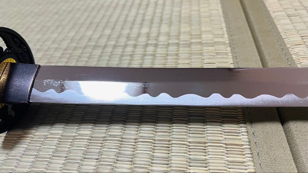 模造刀 雲龍拵え 互の目刃文 石目鞘 透かし鍔 大刀 黒刀 250504-1