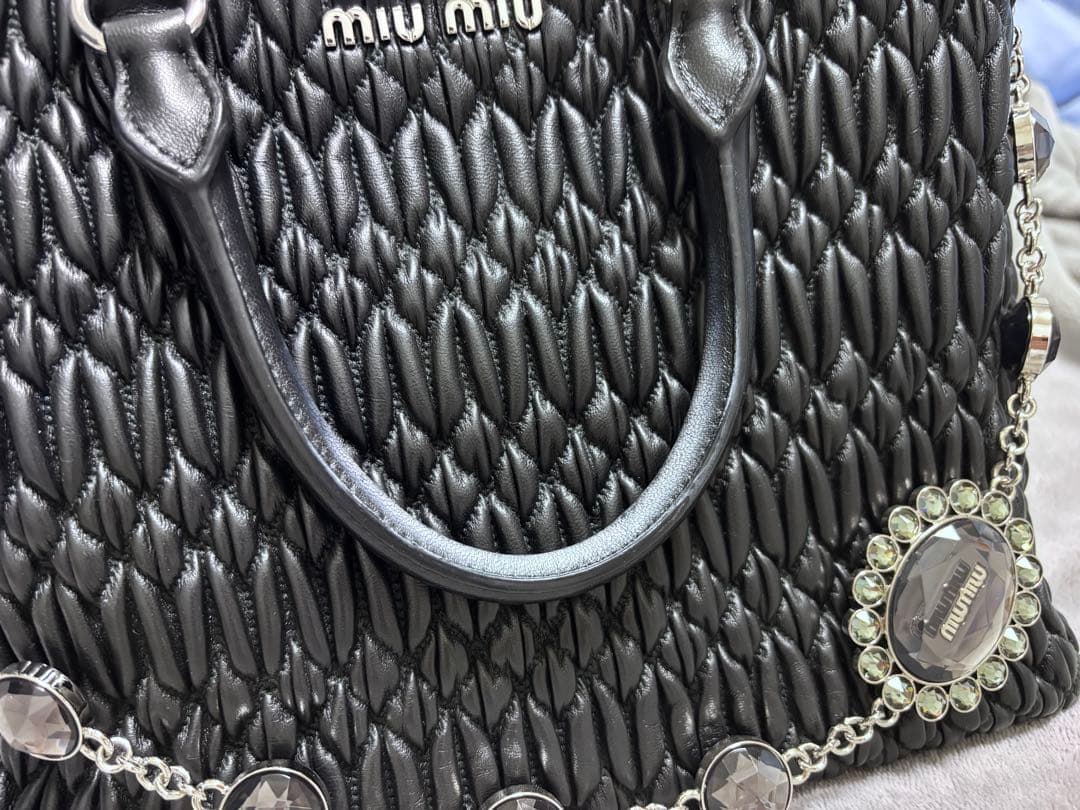 ぴーにゃ miumiuマテラッセ ナッパクリスタル ブラック　付属品あり