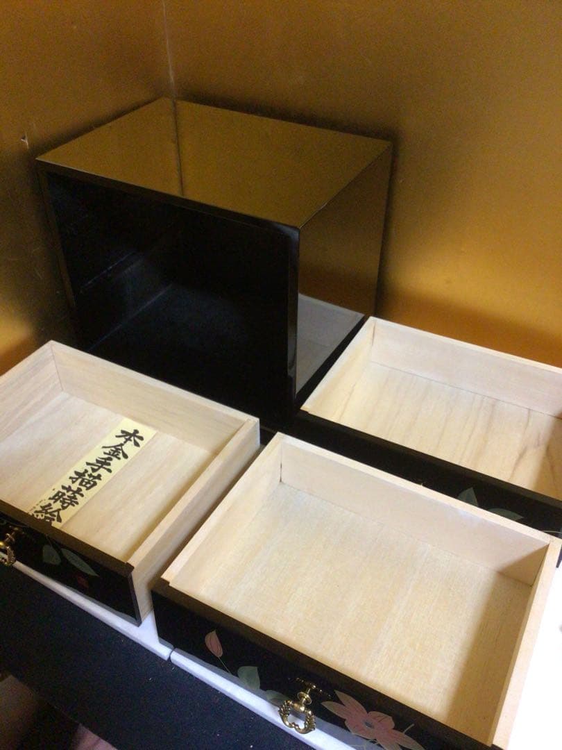 三段引出し 小箪笥 手描き蒔絵