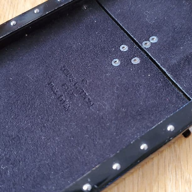 iPhoneSE1.2.3に使えるヴィトンのアイトランク