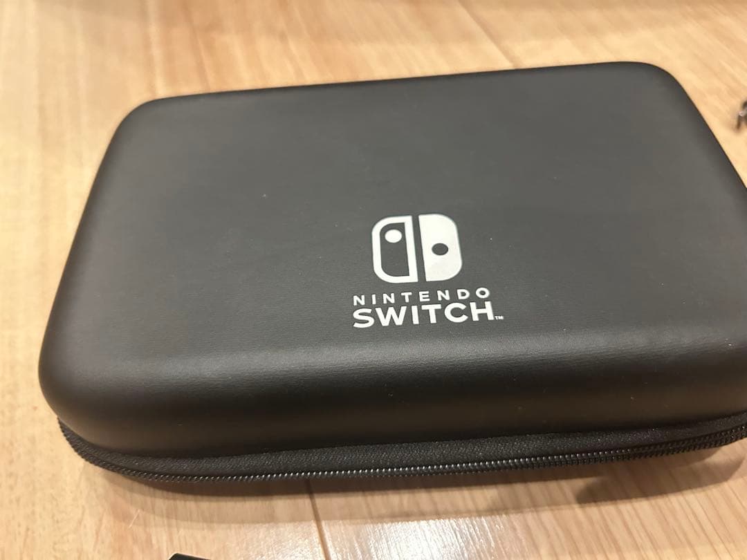 Nintendo Switch 本体 青/赤 Joy-Con キャリングケース付