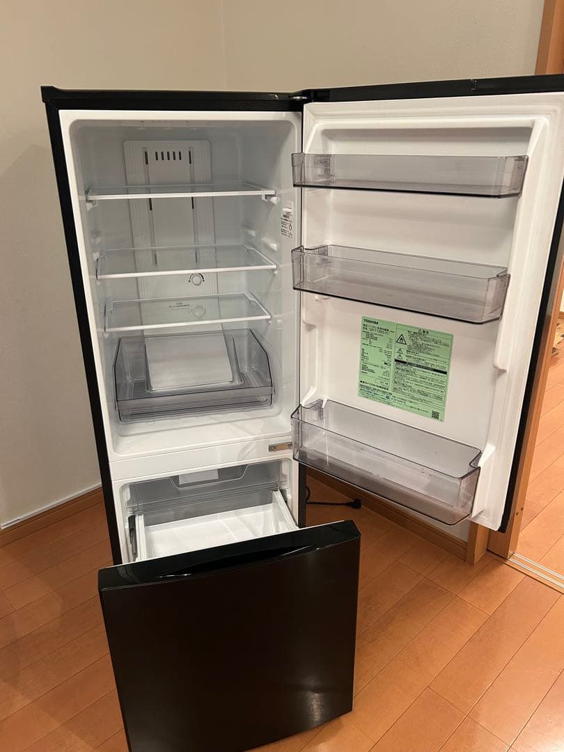 2022年TOSHIBA 153Lブラック二段式冷蔵庫