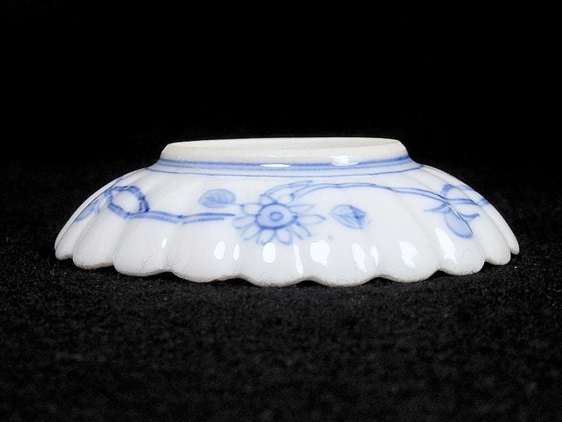 大聖寺伊万里 金襴手 輪花 窓絵 松竹梅の図 豆皿 197AS-BNo - メルカリ