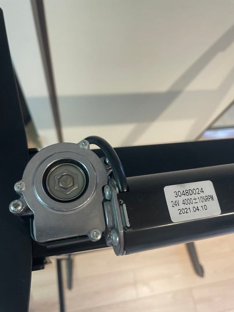 [美品] 電動式デスク 幅160cm メモリー機能付き