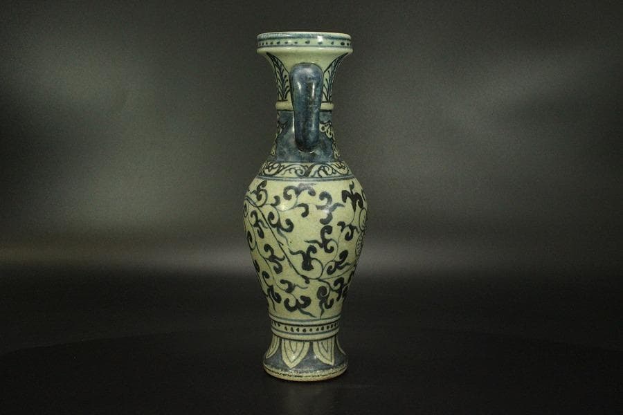 中国美術 青花 纏枝蓮花紋 双耳瓶 高29.5cm(LC136)