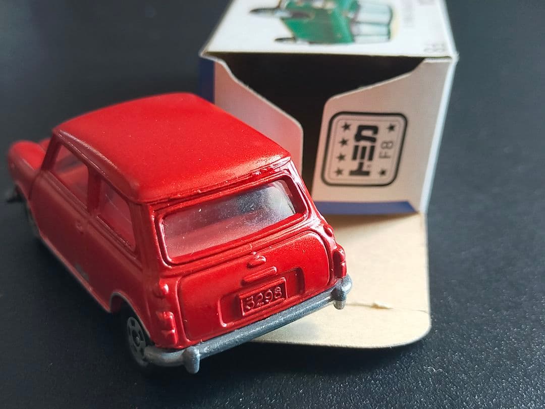 BLMC ミニクーパー 青箱 トミカ 日本製 F8 赤 高島屋 仕様 ではない