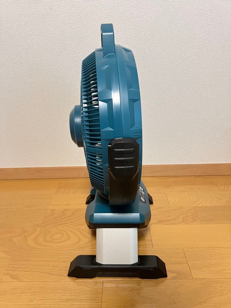 Makita マキタ 充電式産業扇 cf301d サーキュレータ 扇風機 18V
