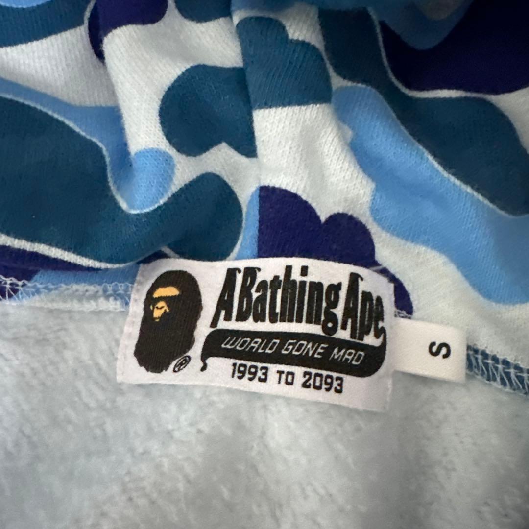 【希少】A BATHING APEパーカー限定品