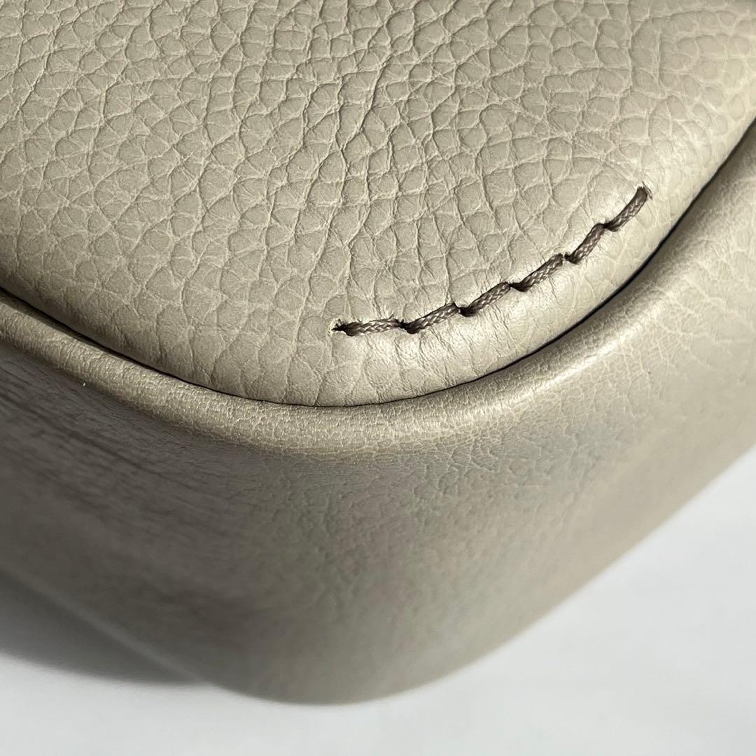 ✨未使用　現行モデル✨　HIROFU カーラ　ハンドバッグ　　H ベージュ