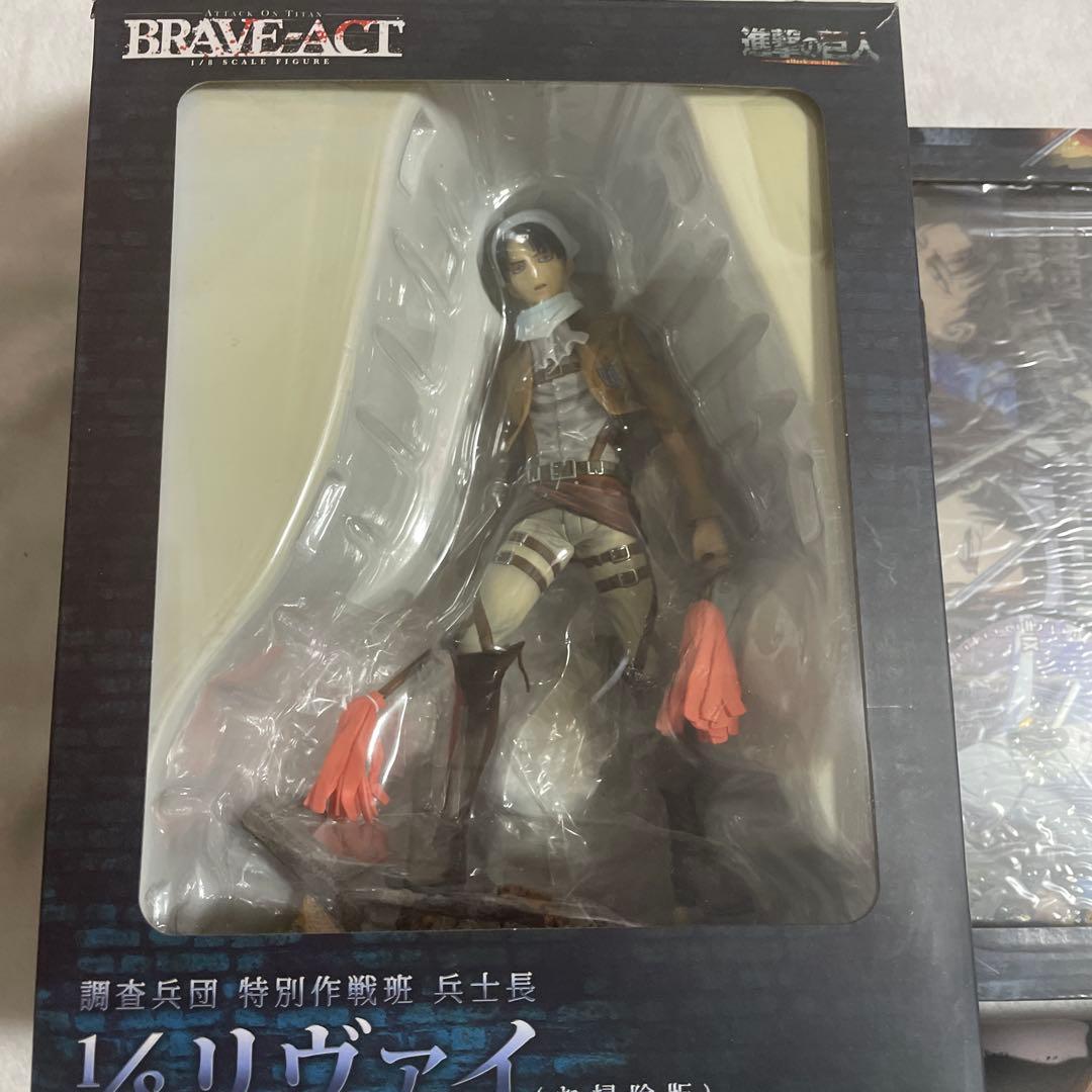 進撃の巨人　リヴァイ　エレン