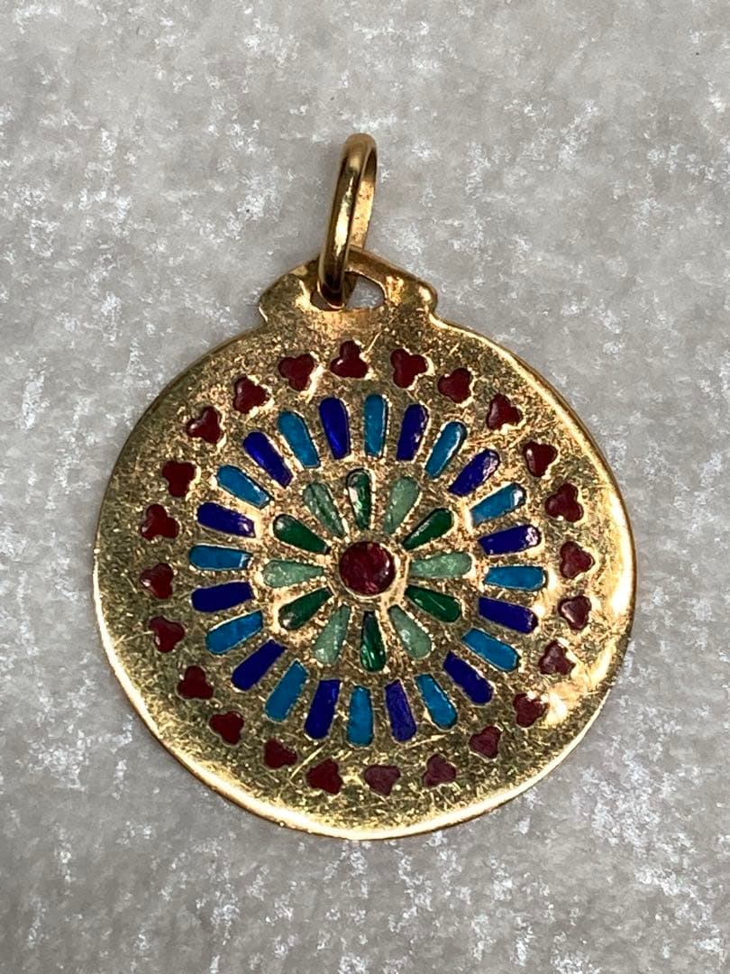 18金 K18 ノートルダム大聖堂 ステンドグラス ペンダントトップ