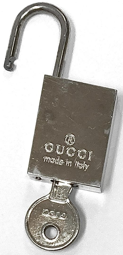 グッチ カデナ&キー 南京錠 カギ パドロック シルバー 品(12103)※