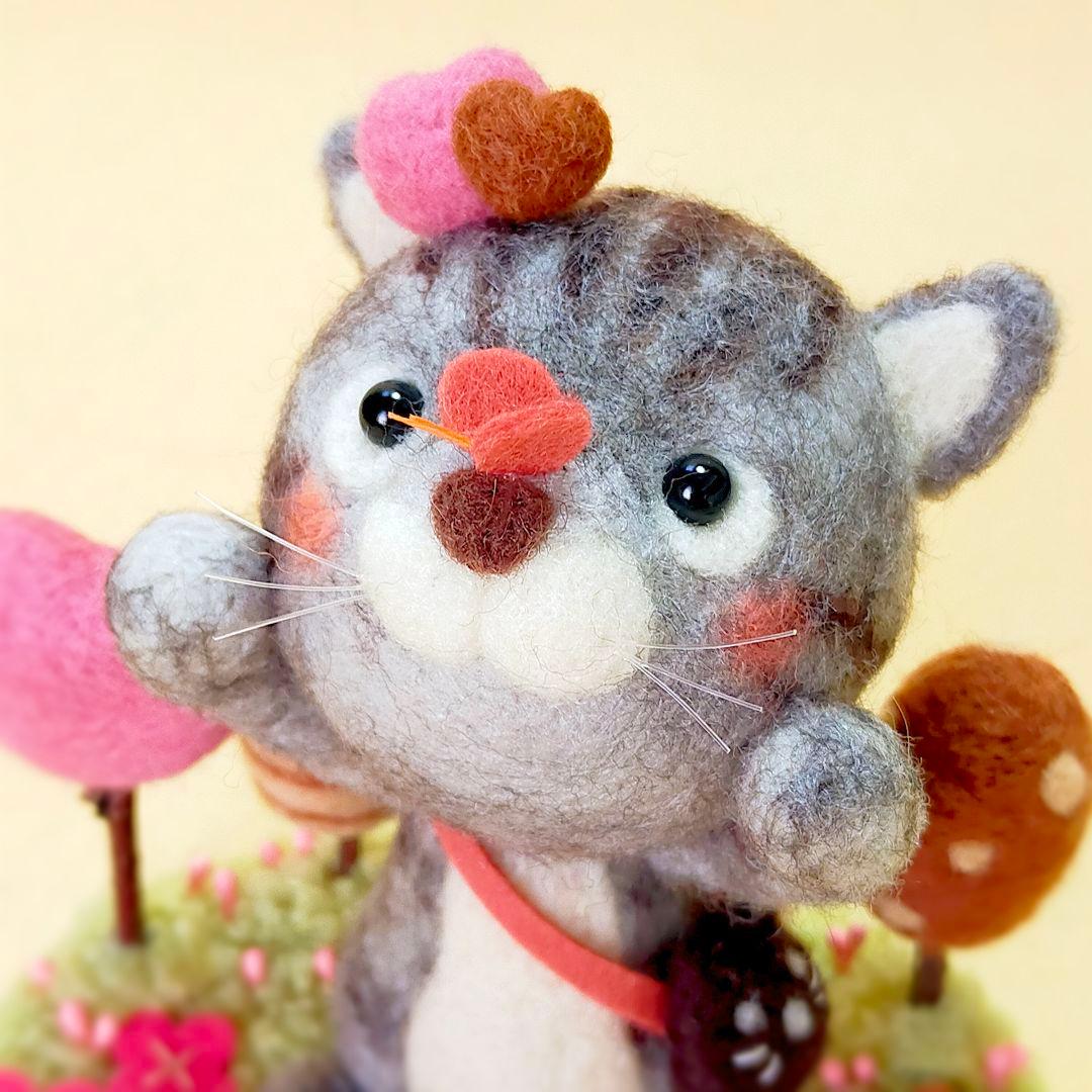 ✿羊毛フェルト✿サバトラ猫ちゃん✿ハート✿赤紫✿