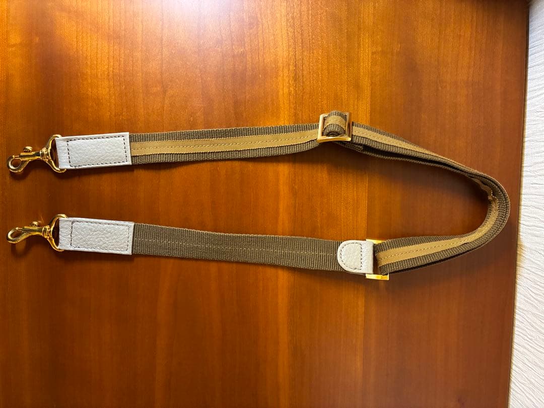 アタオ　エルヴィ　グレージュ