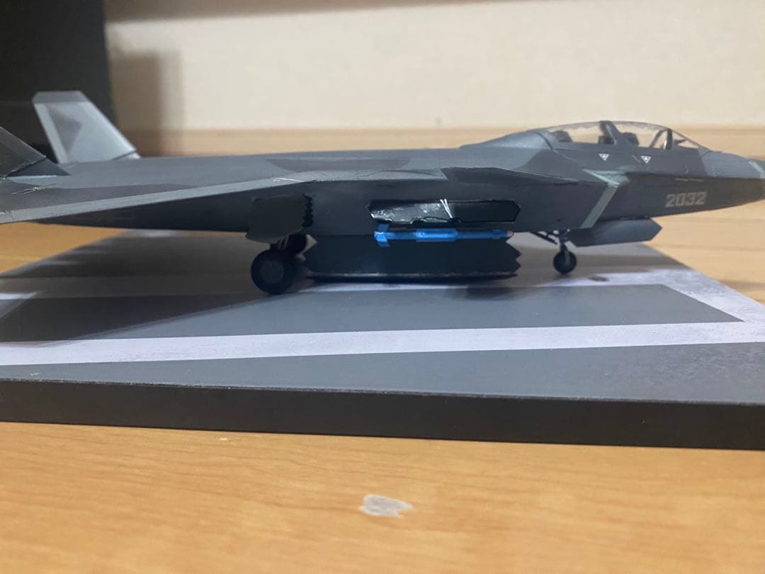 J-20S 1/72スケール戦闘機プラモデル　完成品
