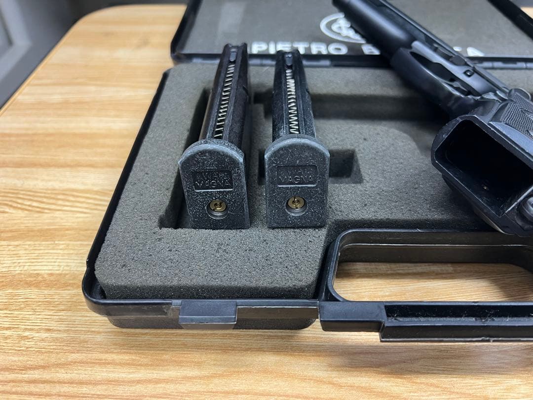 スライド式ガスガン　ベレッタ　日本製