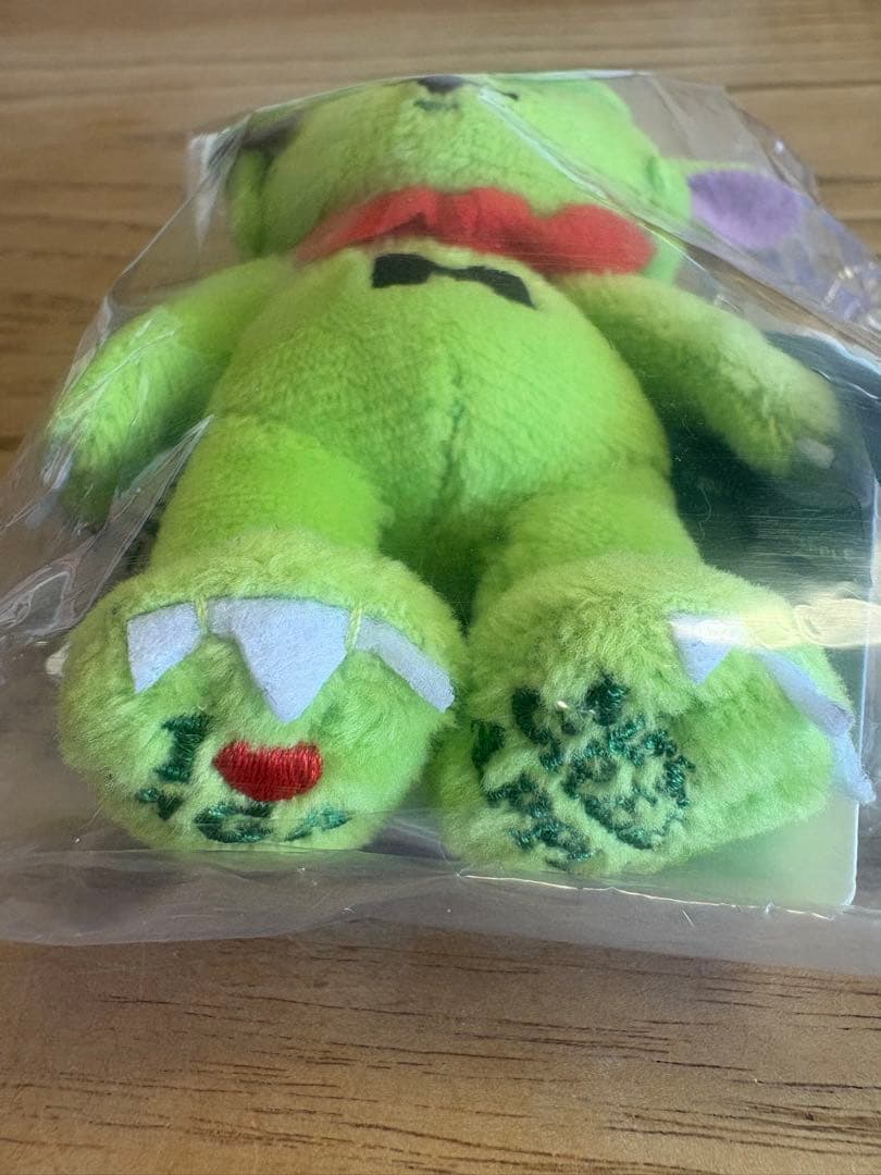 ミセスグリーンアップルメメルキーホルダー