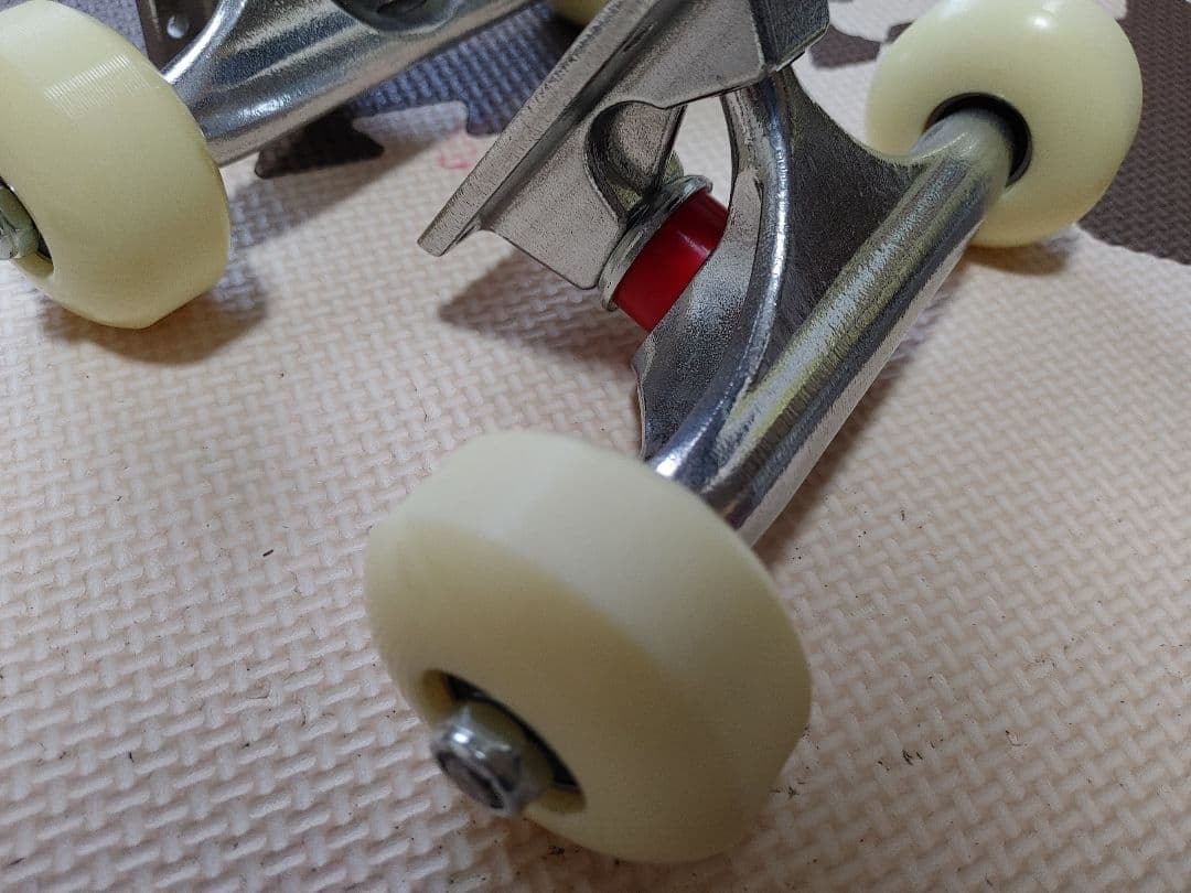 未使用THE BLACK EYE PATCHスケボーデッキ&足回りセット