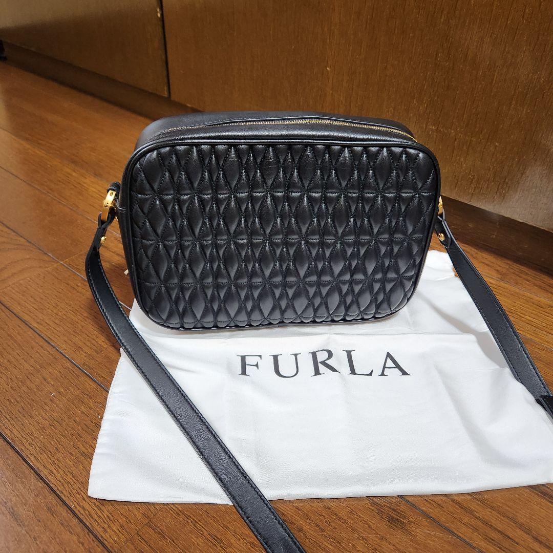 FURLA ブラック ショルダーバッグほぼ未使用！