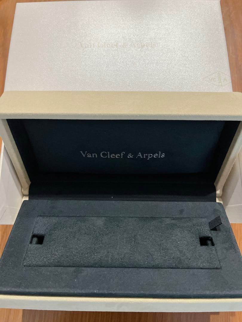 美品】ヴァンクリーフ&アーペル ブレスレット ケース 空箱