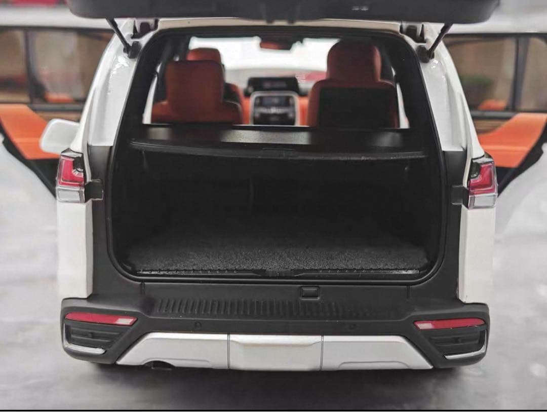 新発売 LCD 1/18 レクサス LX600 SUV 全開閉 金属製 ミニカー