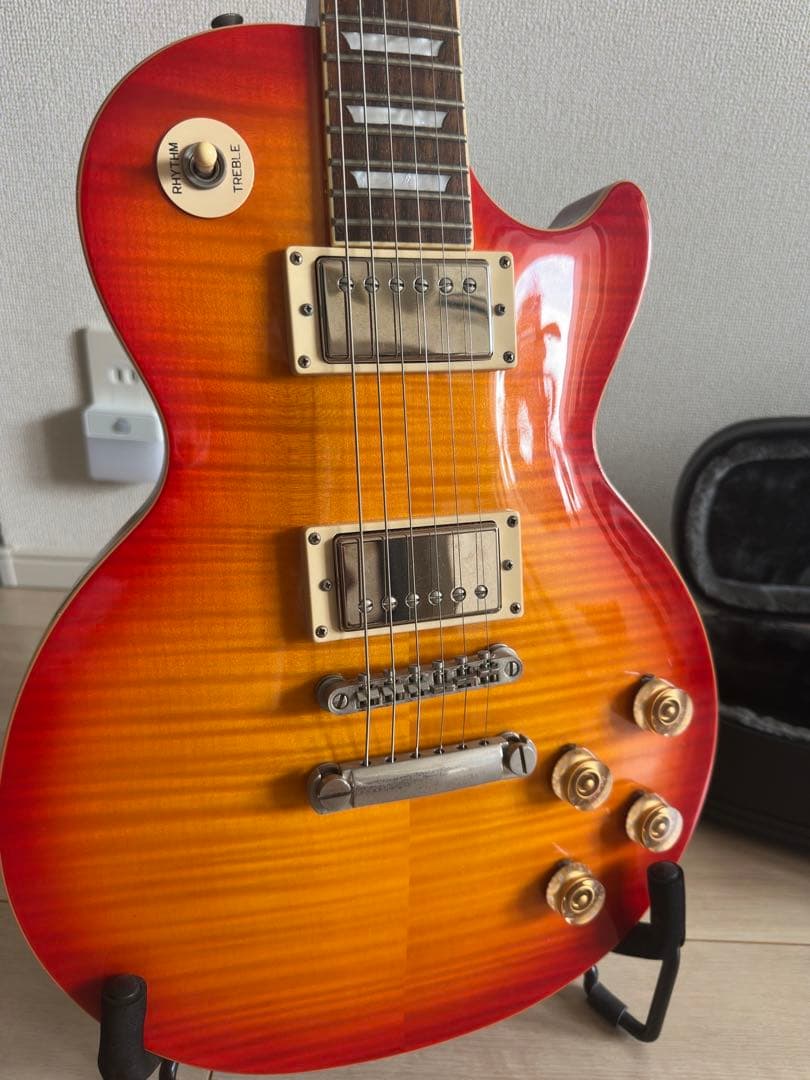 Epihone エピフォン レスポール(ケース・スタンド・その他付属品付き)