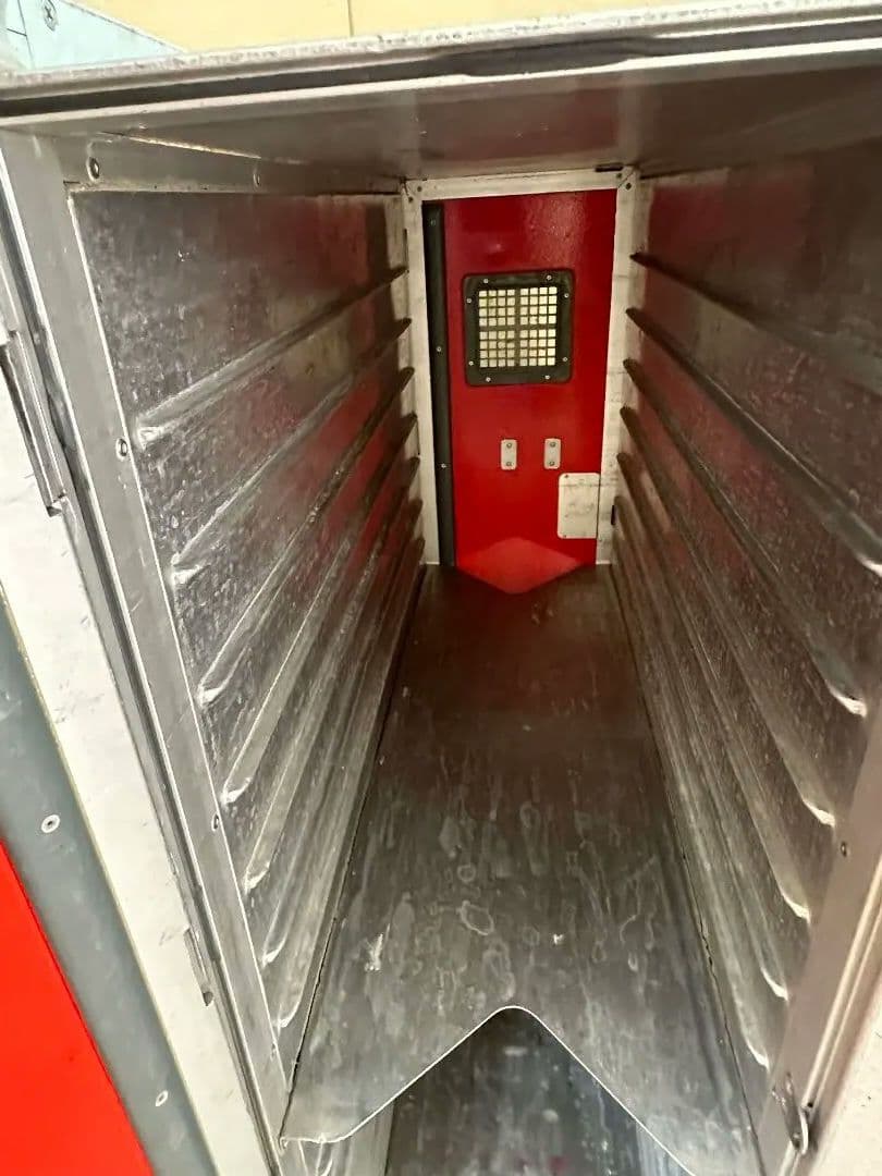 Meridiana航空　イタリア　ミールカート　フルサイズ 機内カート