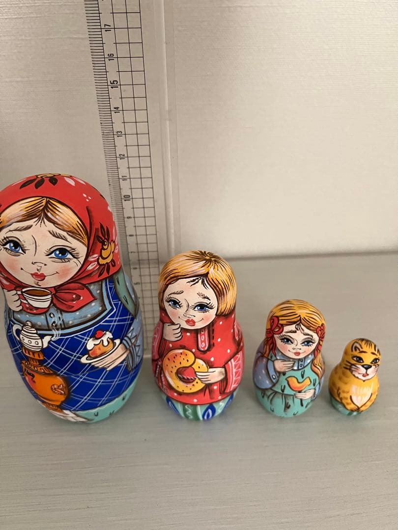 マトリョーシカ　少女　猫　スイーツ