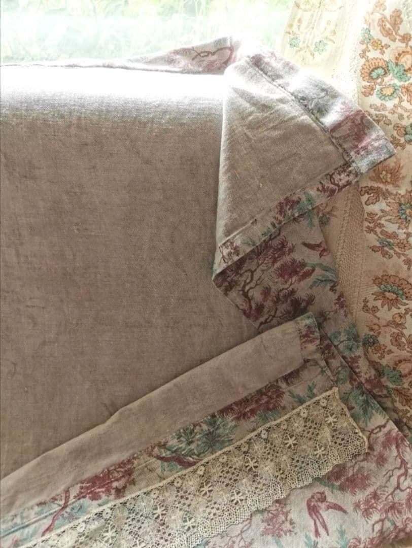 アンティークフランス 1880年トワルドジュイ鳥達の森 ボビンレース装飾