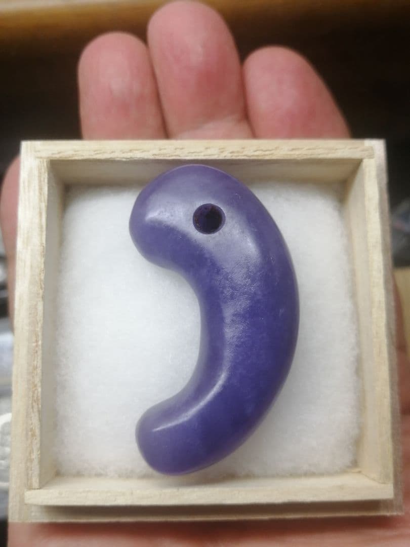 ★【ジャッキー】古墳期　『糸魚川紫翡翠勾玉』5.20cm。超琅玕翡翠。宝石