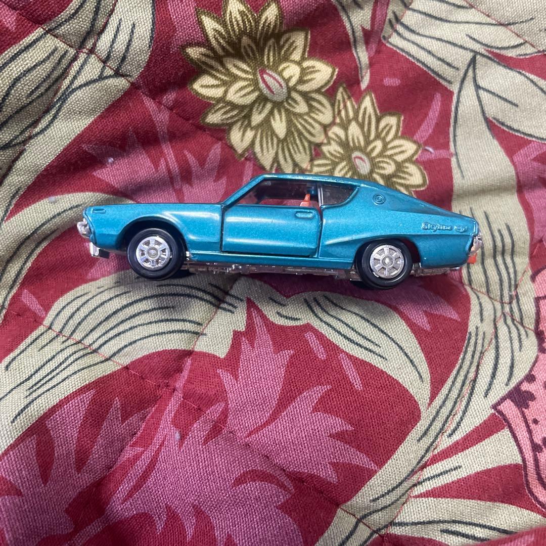 トミカ　水色？　skyline2000GT-X No.62