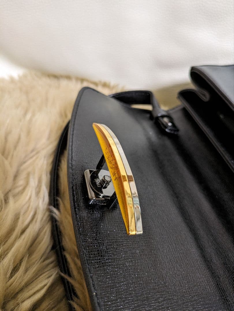 【ギミック有】【美品】ungaro ウンガロ　ハンドバッグ　黒　フォーマル　本革