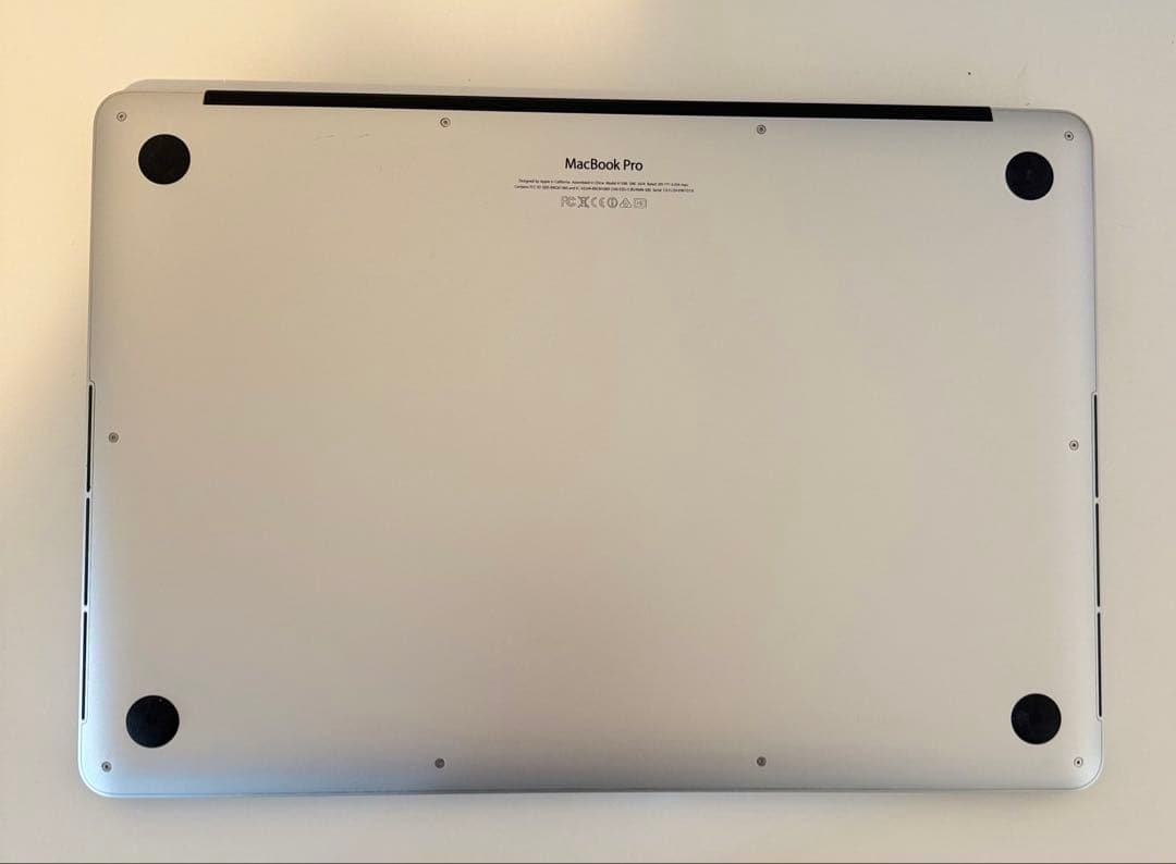美品 Macbook Pro 15インチ 今年最新mac os Sequoia