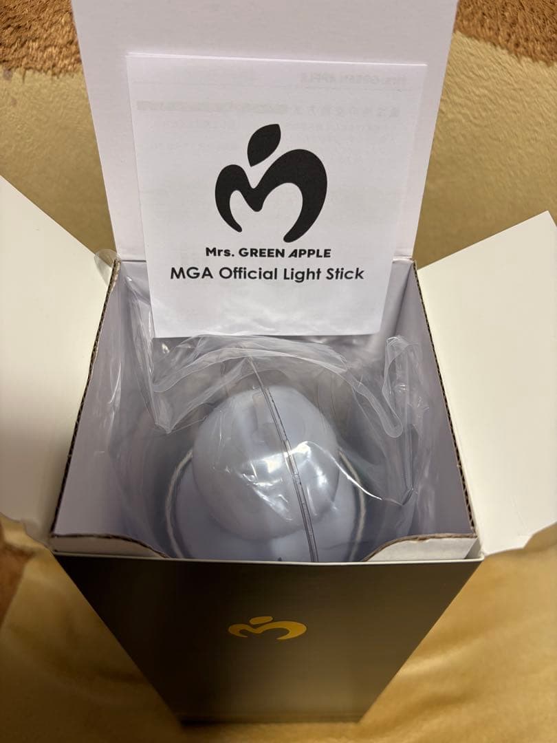 2点セット公式 MGA ミセス ・ペンライト （本体 、箱、説明書）・バングル