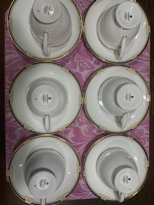 清雍正黄地琺瑯彩開窓花卉賞瓶 景徳鎮 陶磁器 装飾品 現代工芸品 美術