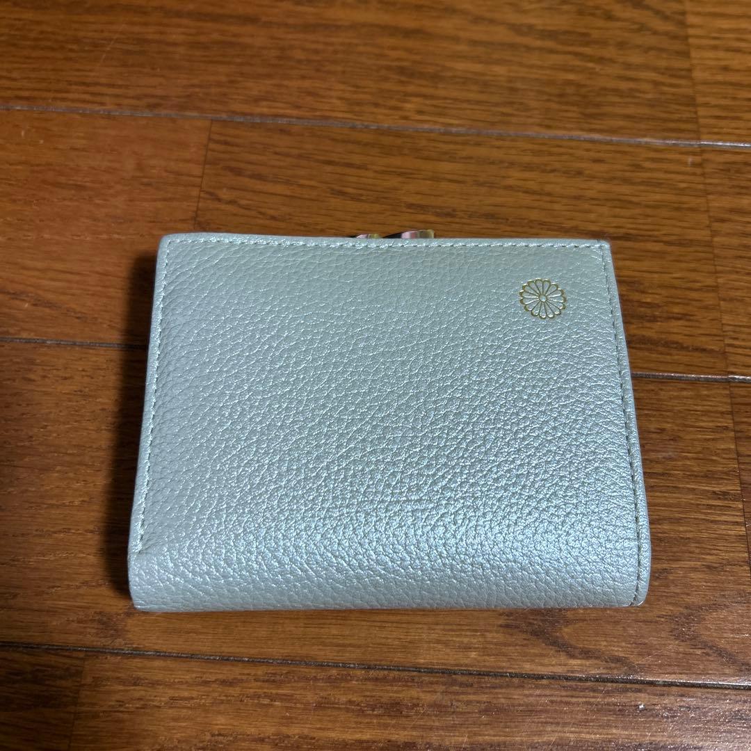 皇居　二つ折り財布　シルバー Amazon | 皇居限定 ガマ口付き財布 シルバー二つ折り箱付き | 財布
