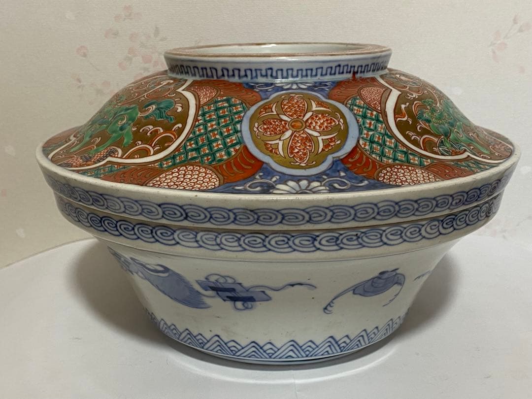 ♦古伊万里 染付 金襴手 獅子 宝尽くし紋様 蓋付き鉢 江戸時代後期 骨董品