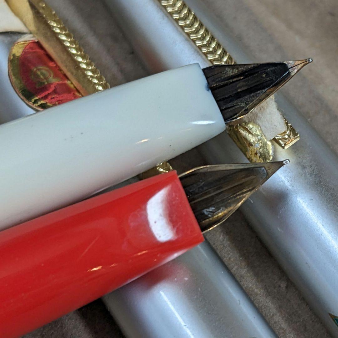 プラチナ 14K細字 万年筆 ショート 蝶 チョウ赤・白 廃盤 新品