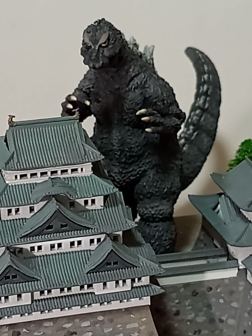 ゴジラ1964 (モスゴジ) 名古屋城急襲 ミニジオラマセット - メルカリ
