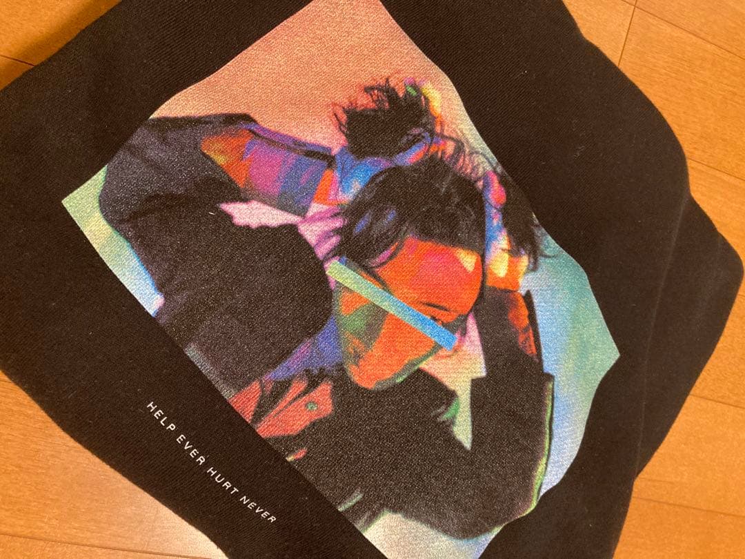 藤井風　HEHN カラフルグラフィック ブラックフード付きパーカー 藤井風 HEHN カラフルグラフィック ブラックフード付きパーカー L