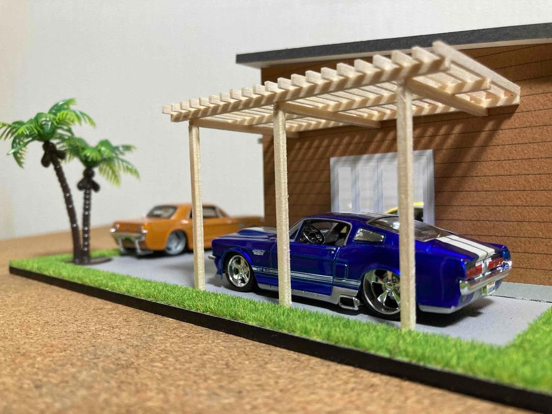 ミニカー専用ジオラマ：1/64 木造パーゴラ付ガレージ（ブラウン）期間限定セール