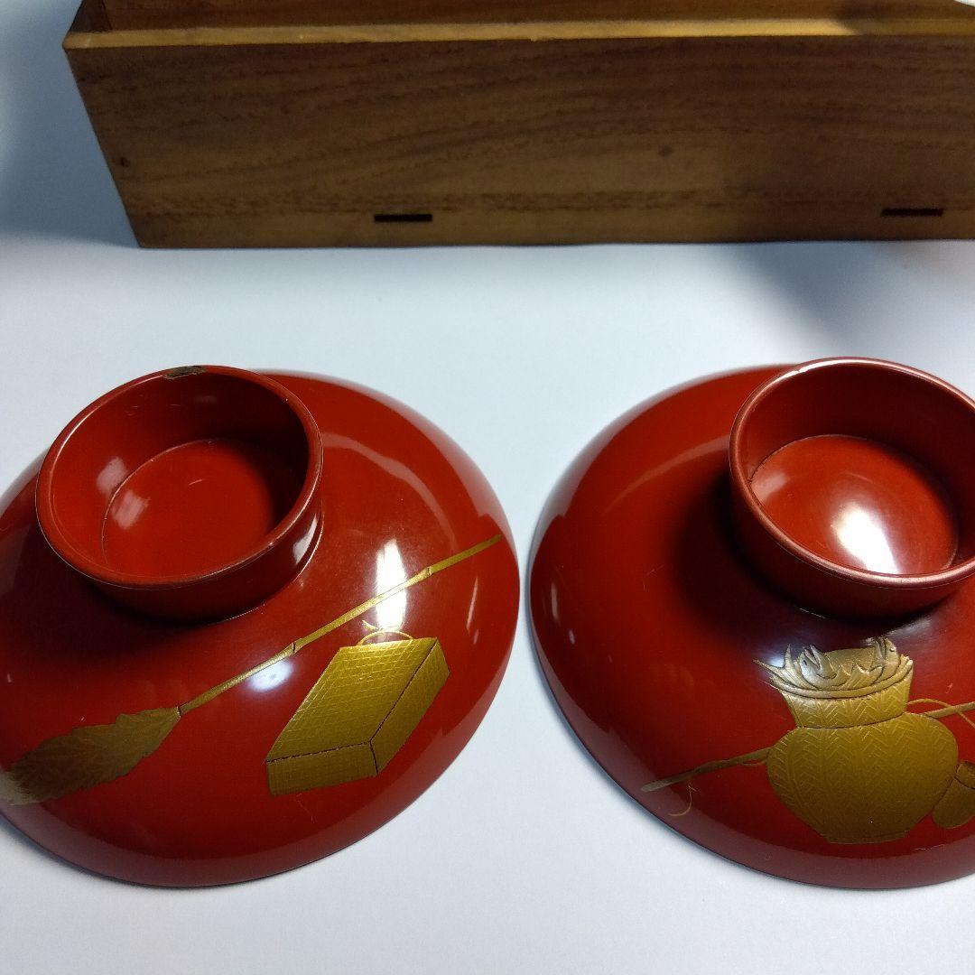 輪島塗 朱塗 時代蒔絵金人物銀富士蒔絵 杯一対 漆芸 共箱 1客の高台に