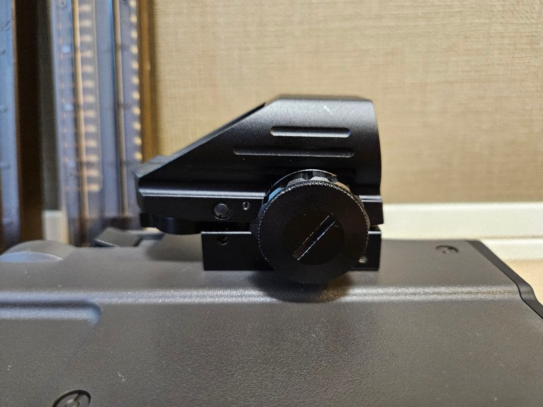 東京マルイ P90 TR with SILENCER（ドットサイト付き）